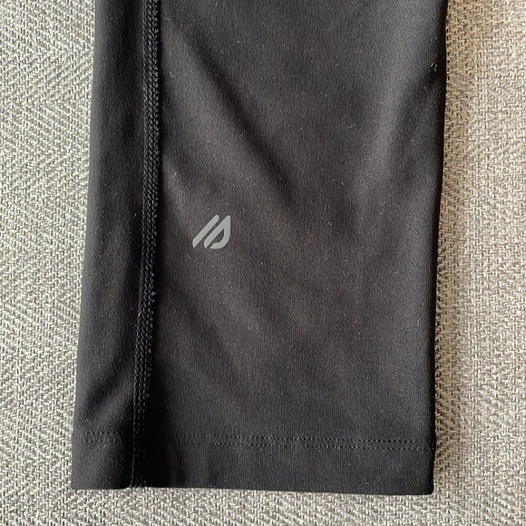 Eddie Bauer Cropped High Rise Legging Size Small - Picture 7 of 12